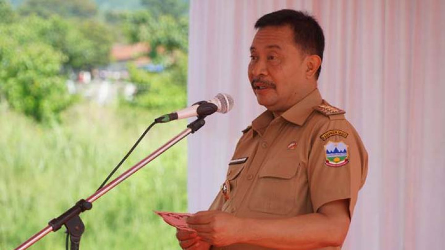 Barnas Adjidin Memimpin Transformasi Infrastruktur di Kabupaten Garut