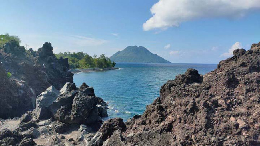 Batu Angus Gunung Gamalama, Fenomena Unik di Maluku Utara