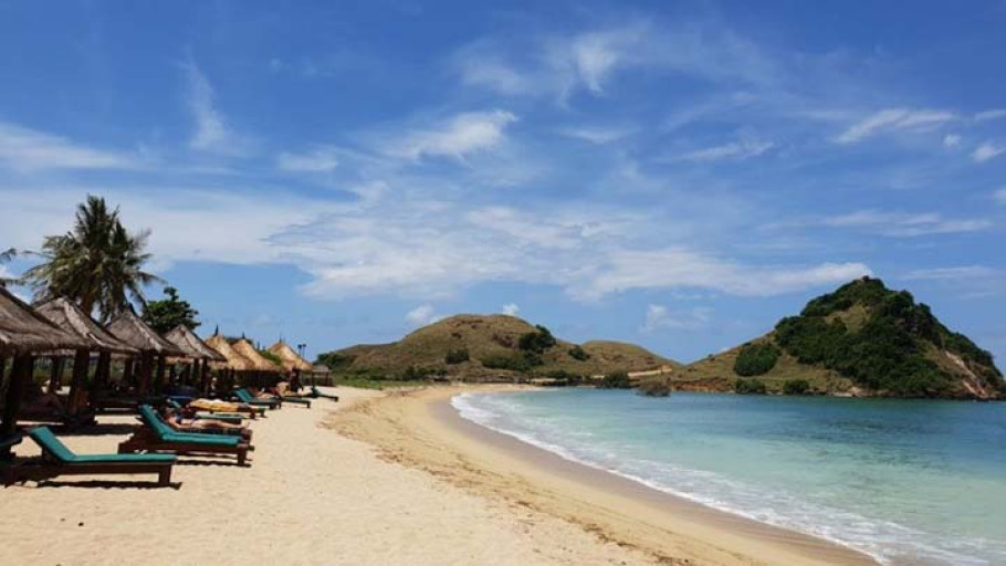 Eksplorasi Keindahan Pantai Seger di Kabupaten Lombok Tengah