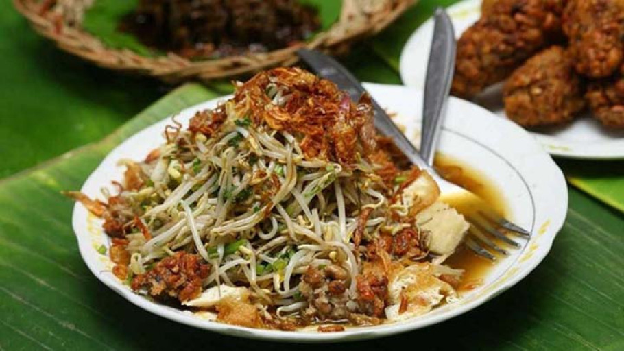 Lontong Balap Surabaya: Menggoda Lidah dengan Kuliner Jawa Timur yang Otentik
