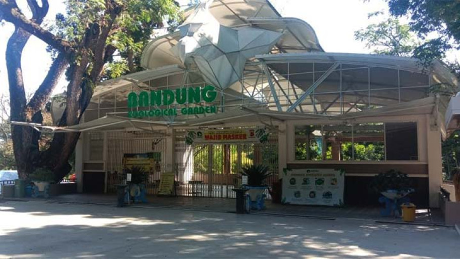 Mengunjungi Spot Zoological Garden