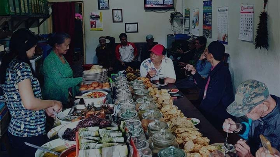 Merasakan Makanan dengan Nuansa Tempo Dulu di Waroeng Jadoel Temanggung