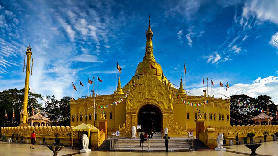 Pagoda Shwedagon Indonesia: Pesona Taman Alam Lumbini Sumatera Utara