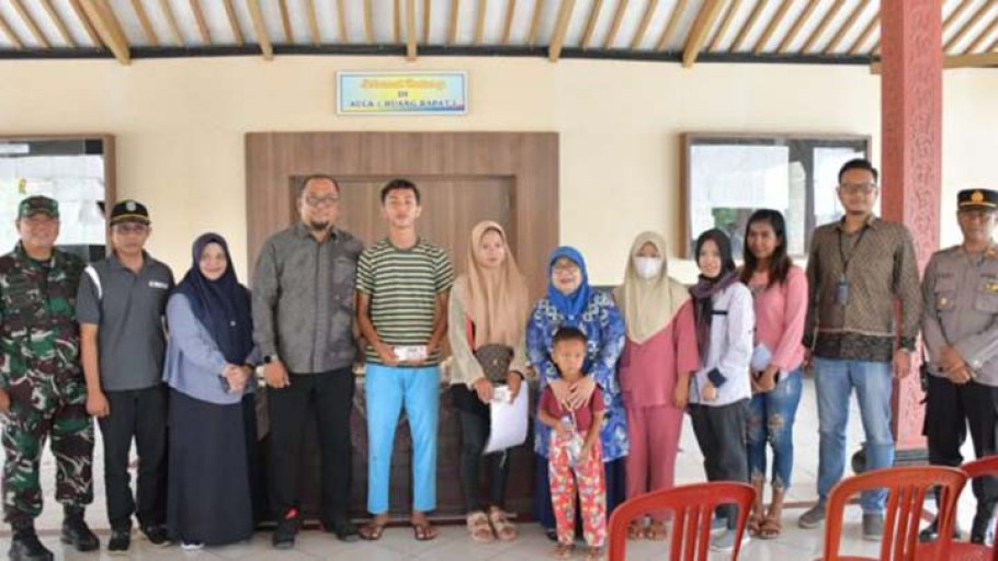 Penjabat Wali Kota Banjar Serahkan Bantuan Sosial YAPI 2023 di Langensari
