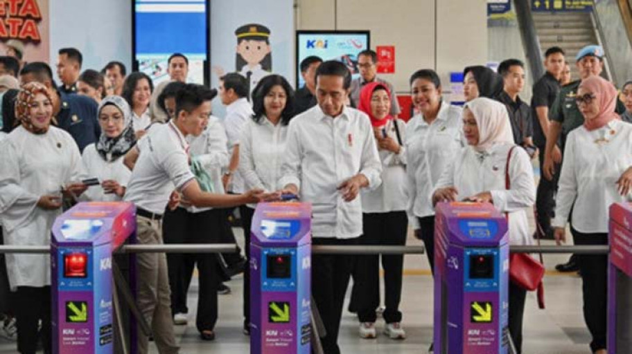 Presiden Jokowi Letakkan Batu Pertama Proyek LRT Velodrome-Manggarai