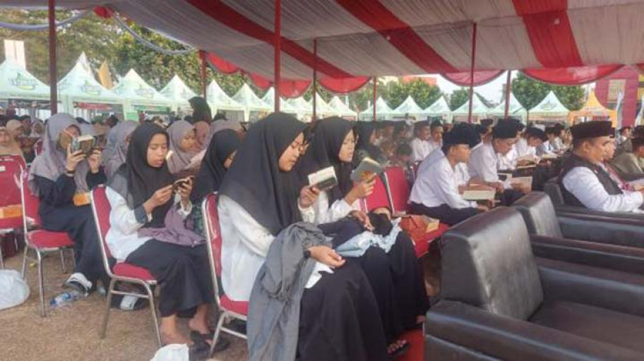Ribuan Tahfidz Quran Berkumpul untuk Tadarus Bersama dalam HUT Kota Tasikmalaya ke-22