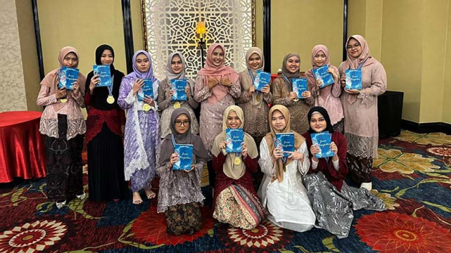 Semarak Perpisahan SMPIT Al Fitrah, Ada Launching Buku Karya Siswa Kelas IX